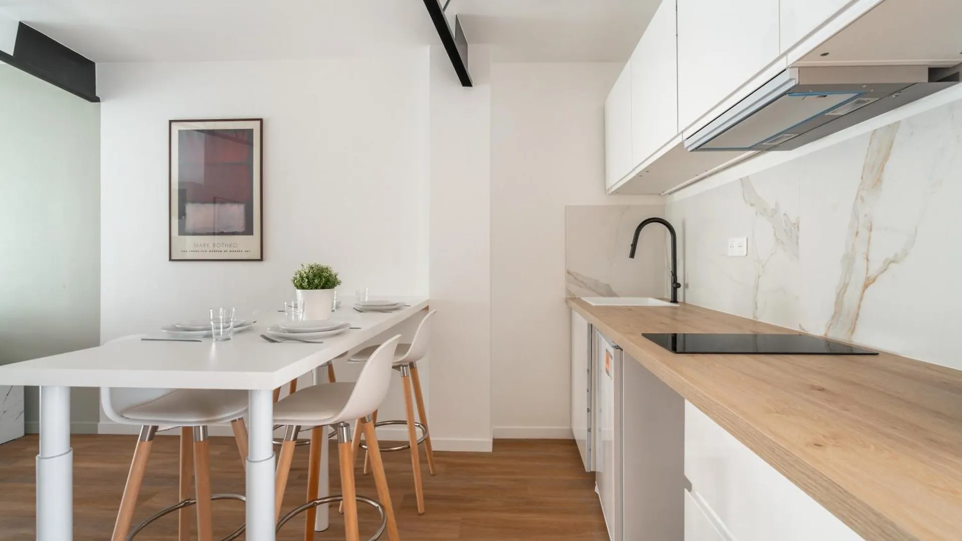Stunning New Apartments In Paris 0*,